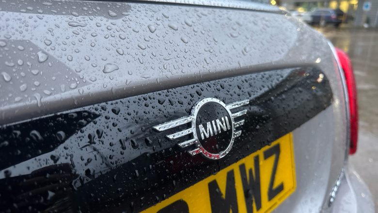 MINI Hatchback 1.5 Cooper Classic Premium 5dr Auto Petrol Hatchback